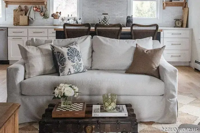 This popular decorating style is the look you’ll want to emulate all spring and summer.
