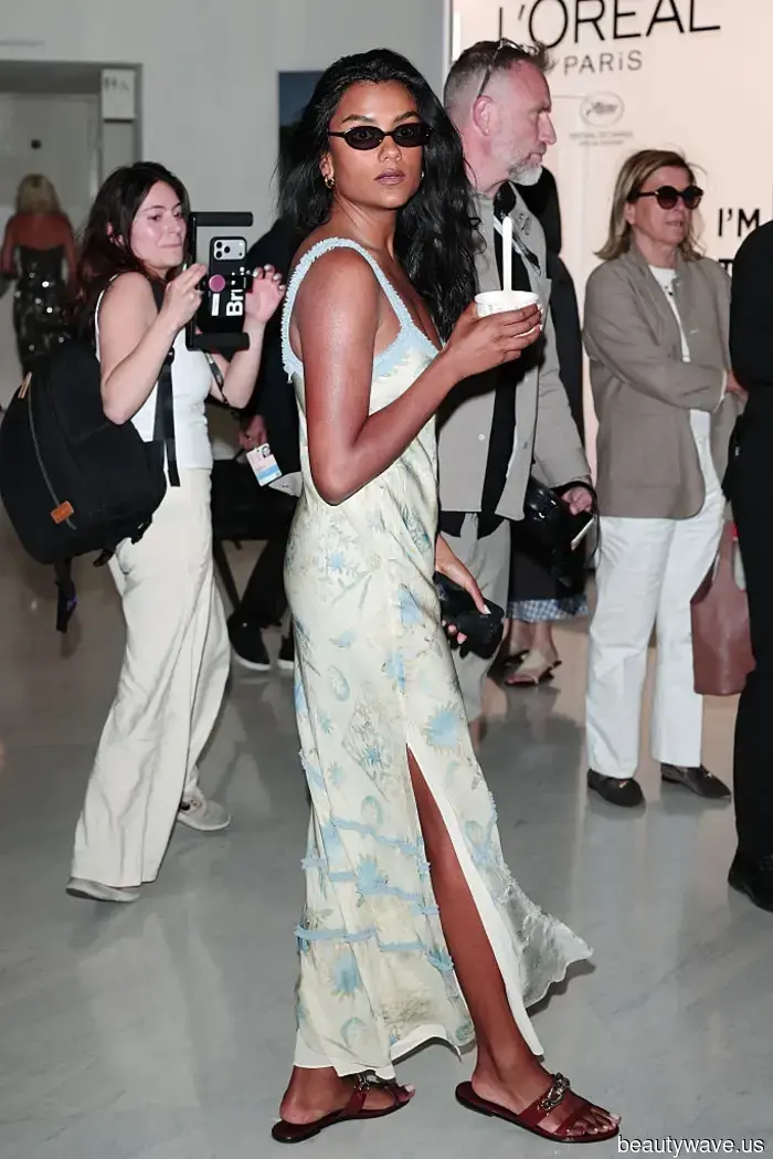 Colour-Blocking, Scarpe da Corte e 'Nuovo' Chanel&mdash;Come il Tour Stampa è Diventato il Nuovo Red Carpet
