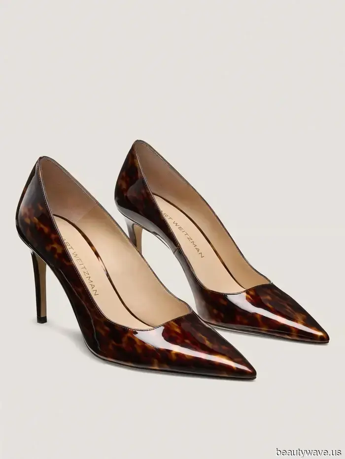PSA: The Pant-and-Heel Ensemble Trendy Girls Are Sporting with Coach's Latest Must-Have Bag