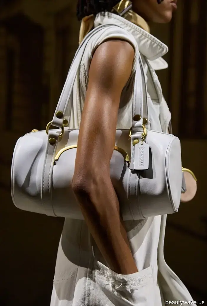 La mia amica mi ha chiesto quali tendenze di colore delle borse domineranno nel 2026&mdash;le ho inviato questi 7.