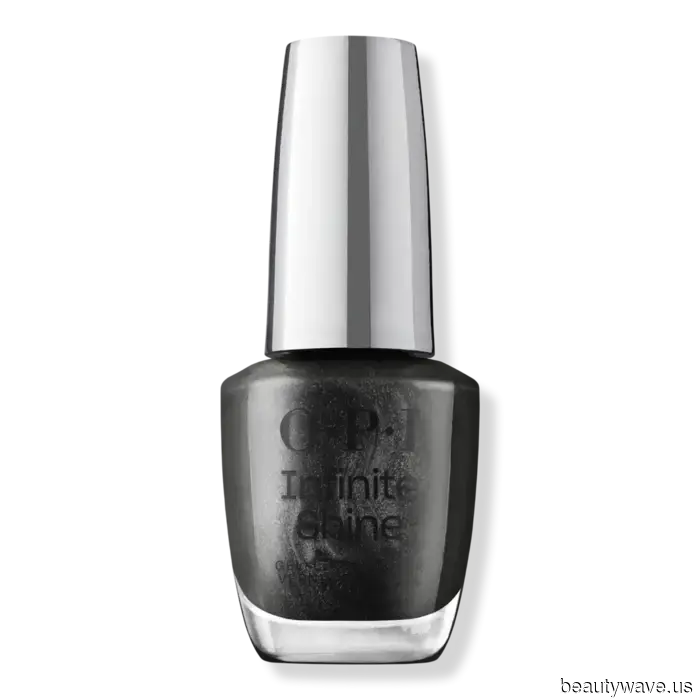 Cada individuo chic está usando uñas de "Navidad Gótica" en este momento&mdash;6 conjuntos vampíricos que actualmente…