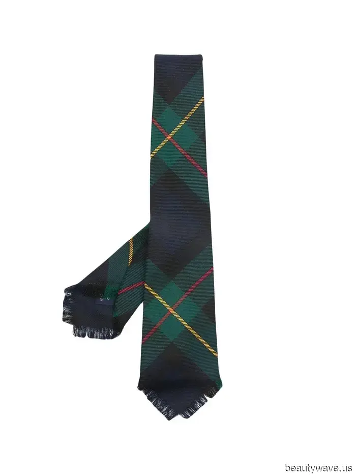 Stilvolle Eltern von Tokio bis Paris teilen ihre Alltagsuniformen, die funktionieren