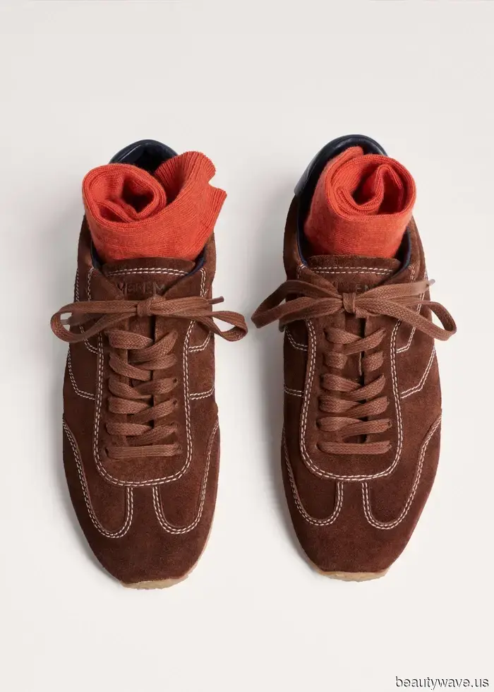 Certainly, while all shoes pair well with black jeans, these five colors stand out as the most visually appealing.