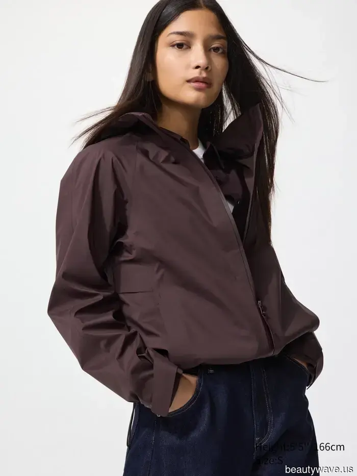 Uniqlo es un tesoro de hallazgos elegantes para el otoño&mdash;29 básicos por menos de $90 que compraría de inmediato