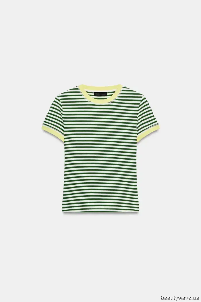 In parole semplici, questa tendenza delle t-shirt rende i jeans e i sandali più cool.