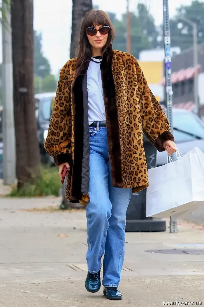 È qui: La prima nuova tendenza delle sneaker del 2026, vista su Dakota Johnson