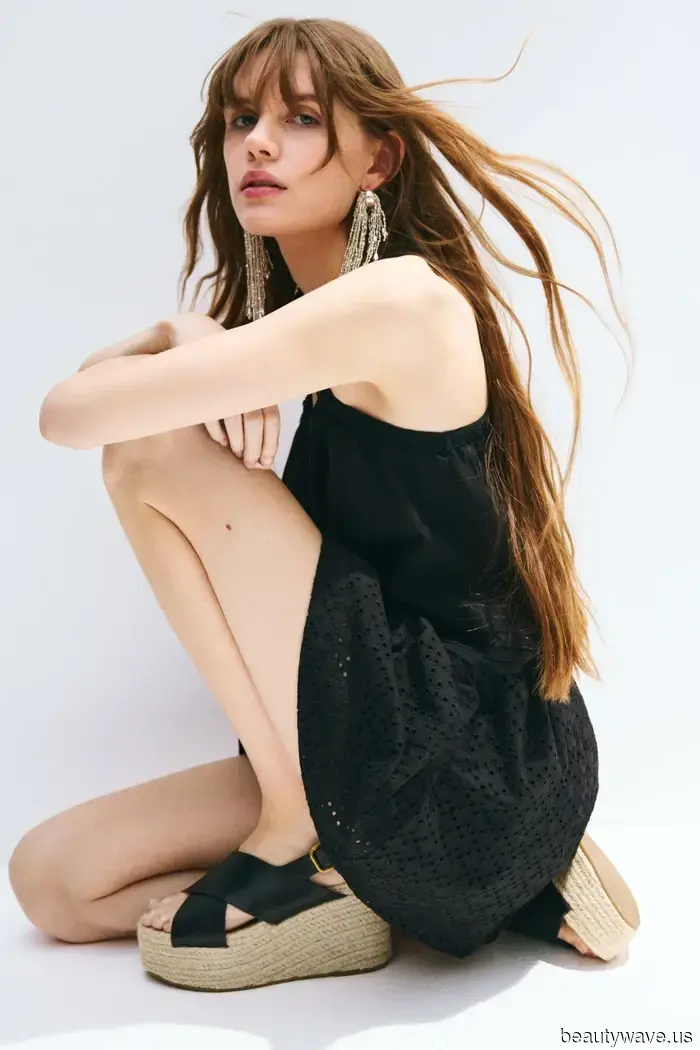 Дженнифер Энистон по-прежнему одевается для аэропорта, как в 90-х — 3 спорные тренда обуви, которые она…