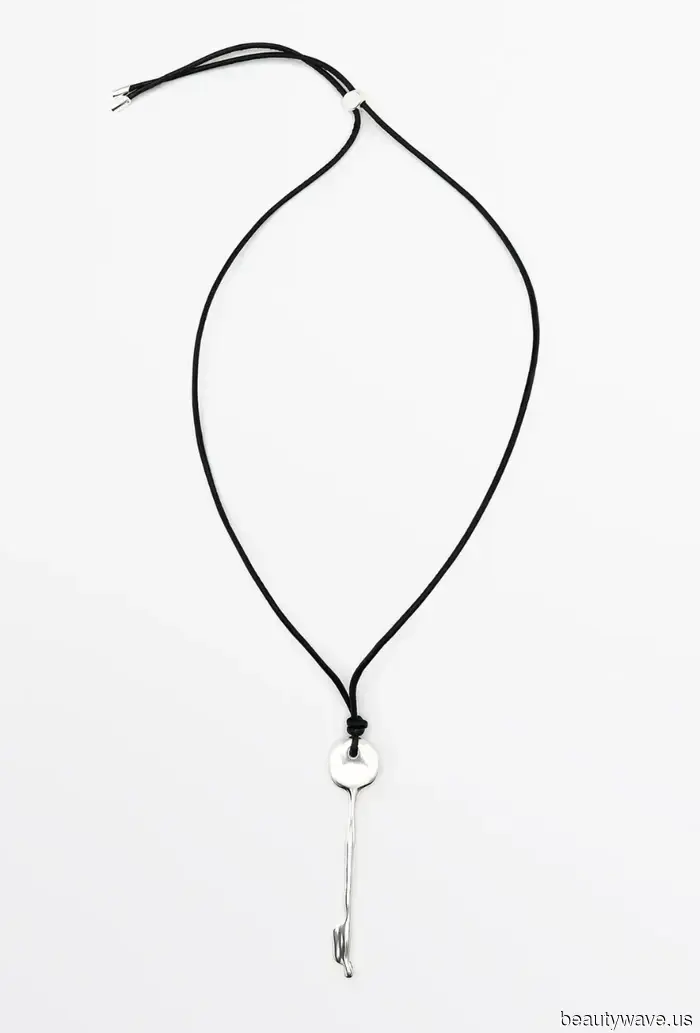 From Pendant Necklaces to Cocktail Watches, These Jewellery Trends Are Shaping Luxury in 2026.