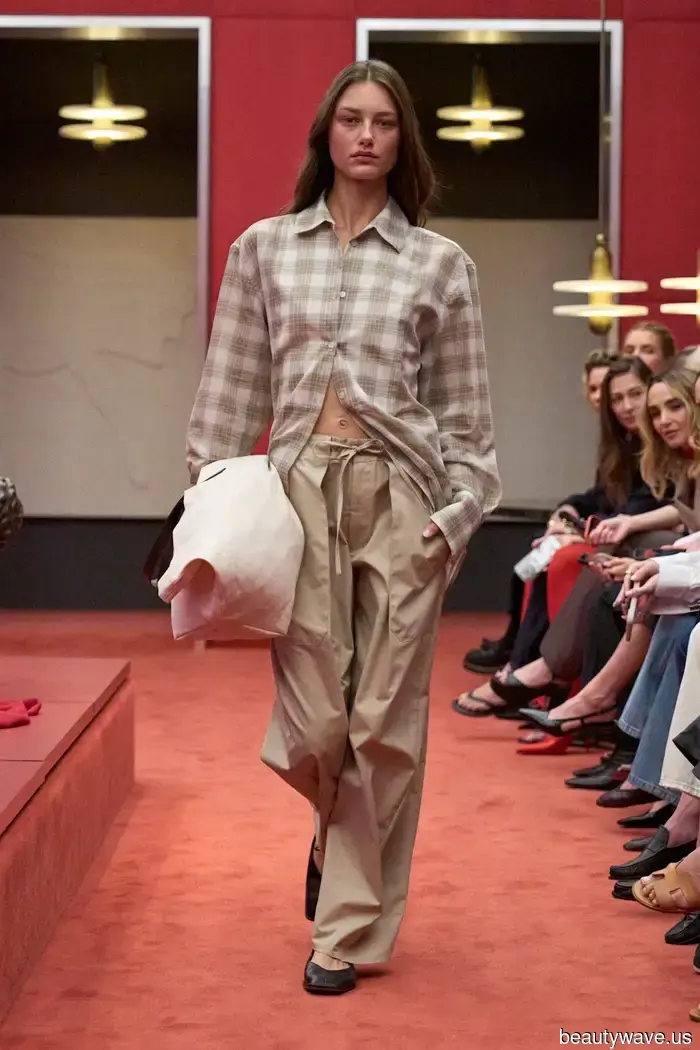 Thanks to the Olsen Twins and fashionable European influencers, everyone is now rushing to purchase this 30-year-old shirt trend for the winter season.