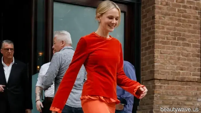 Jede Modeperson braucht mindestens ein Kleid, einen Rock oder ein Oberteil in dieser speziellen Farbe für den Frühling.