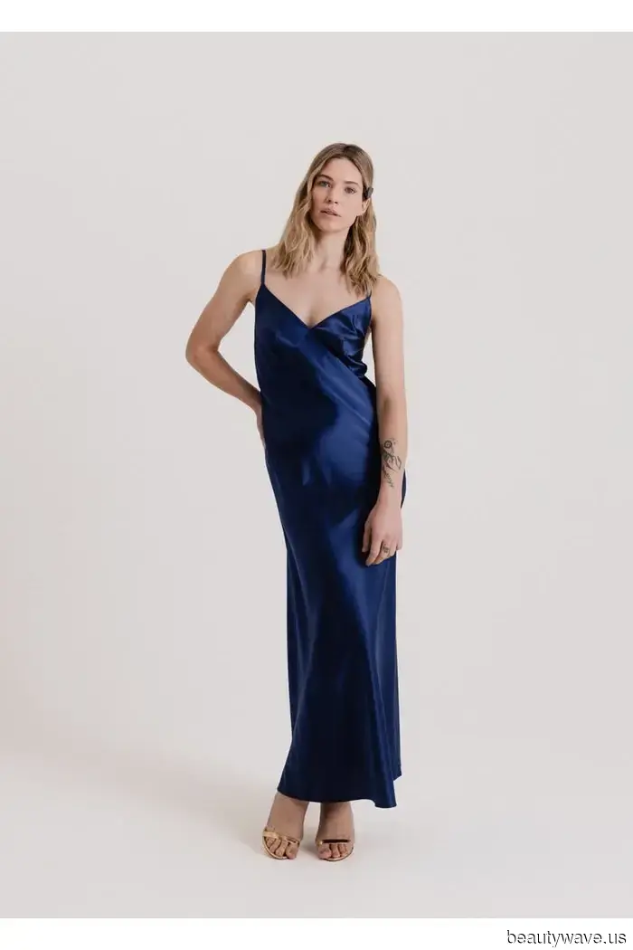 Se compri solo un vestito quest'estate, fallo con questa semplice silhouette anni '90.