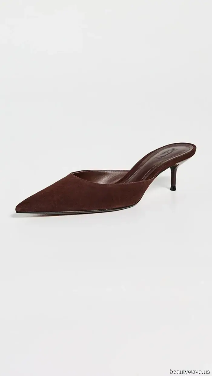 Kendall Jenner Has Just Figured Out the Ideal Way to Style Heels with Leggings in 2026.