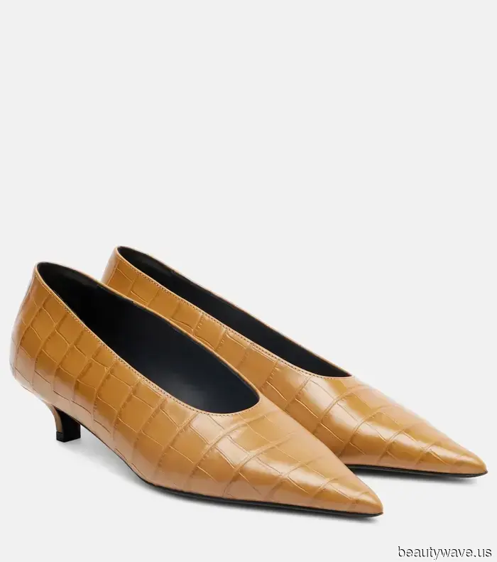 It's Official: The Top Shoe Color to Pair with Blue Jeans Was Viewed as "Outdated" Just a Year Ago.