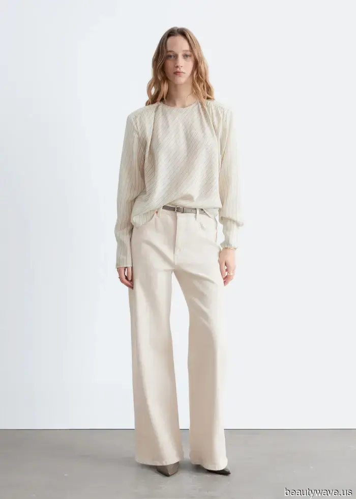 I can tell you're fashionable if you're replacing your blue jeans with one of these alternative colors this spring.