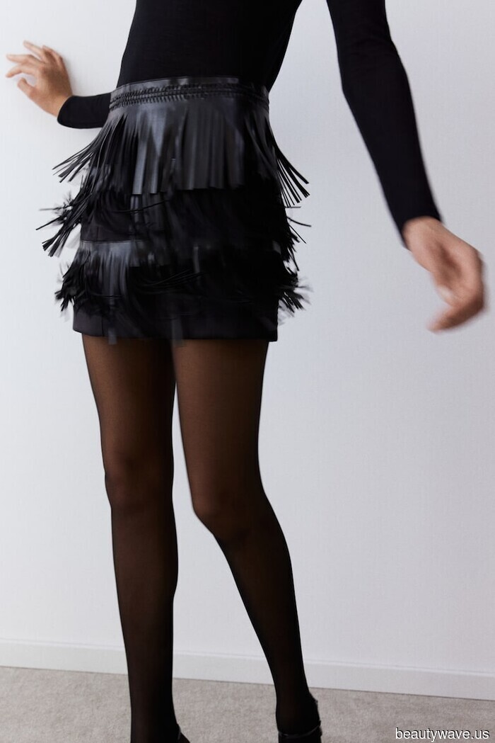 Pamela Anderson Continues to Disregard This Time-Honored Fashion Rule (and Editors Are Thrilled)