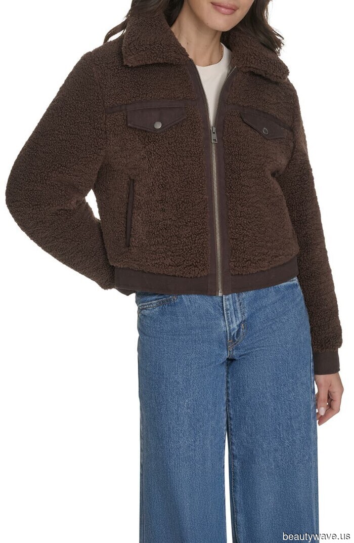 So che sei alla moda se sostituisci la tua felpa con cappuccio con questa giacca altrettanto comoda (ma molto più chic) tendenza.