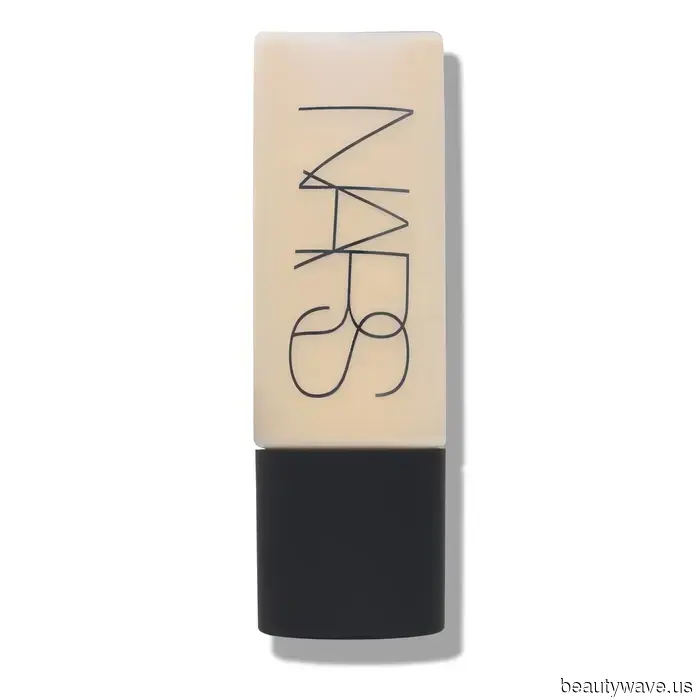 For achieving a smooth skin texture, this makeup product is the most effective one available.