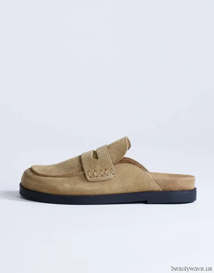 The most fashionable women I know are pairing shorts with these classic shoe trends this summer.