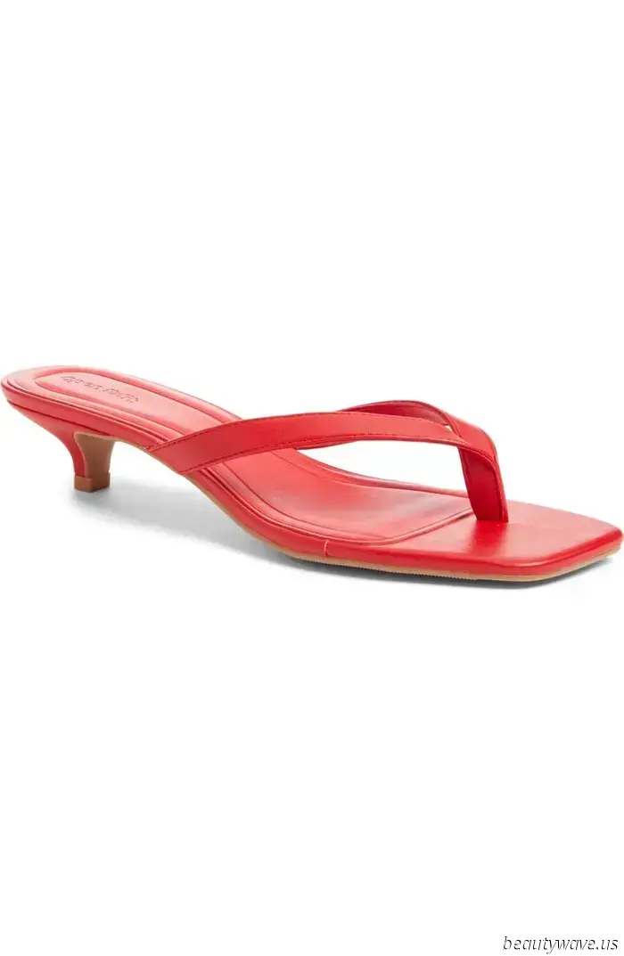 Schwarze High Heels sind in Ordnung, aber in Portofino weiß jeder, dass diese Schuhfarbe mit Kleidern eleganter aussieht.