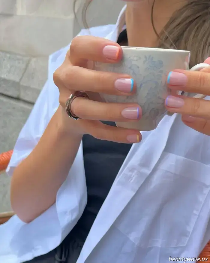 Do you recall Jelly Shoes? This Juicy Manicure serves as the nail counterpart inspired by the '90s.