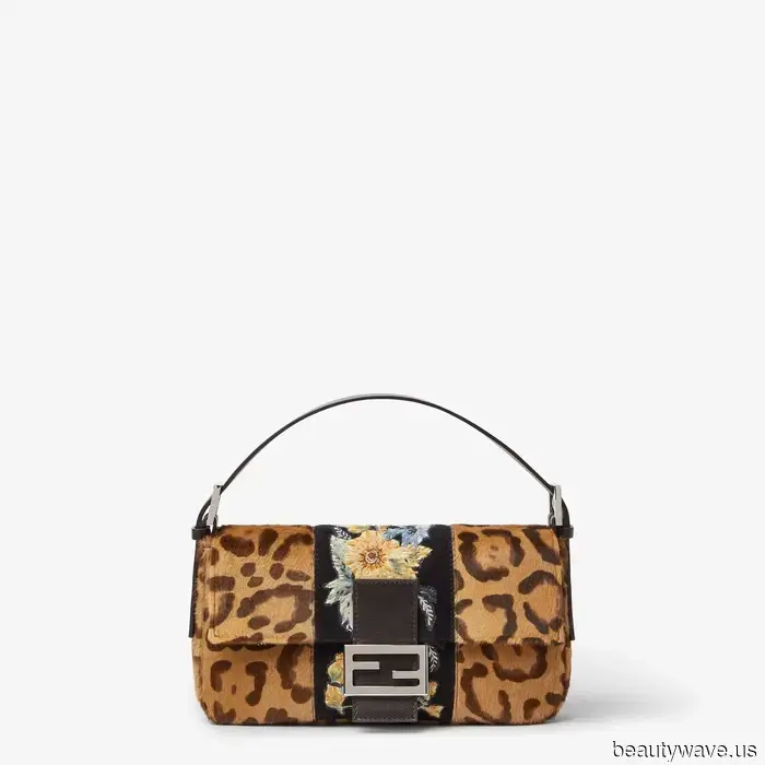 The New '90s It Bag for Fall 2026 Has Arrived