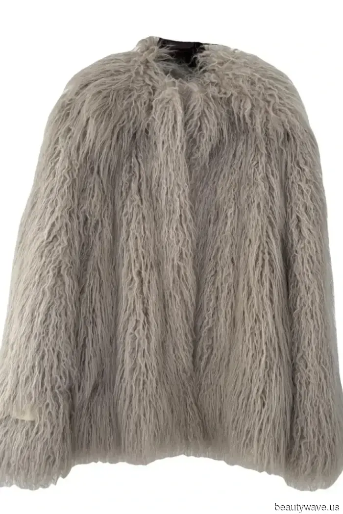 Meet Verona Farrell, the internet's cool girl who's turning list-making into the hottest trend this winter.