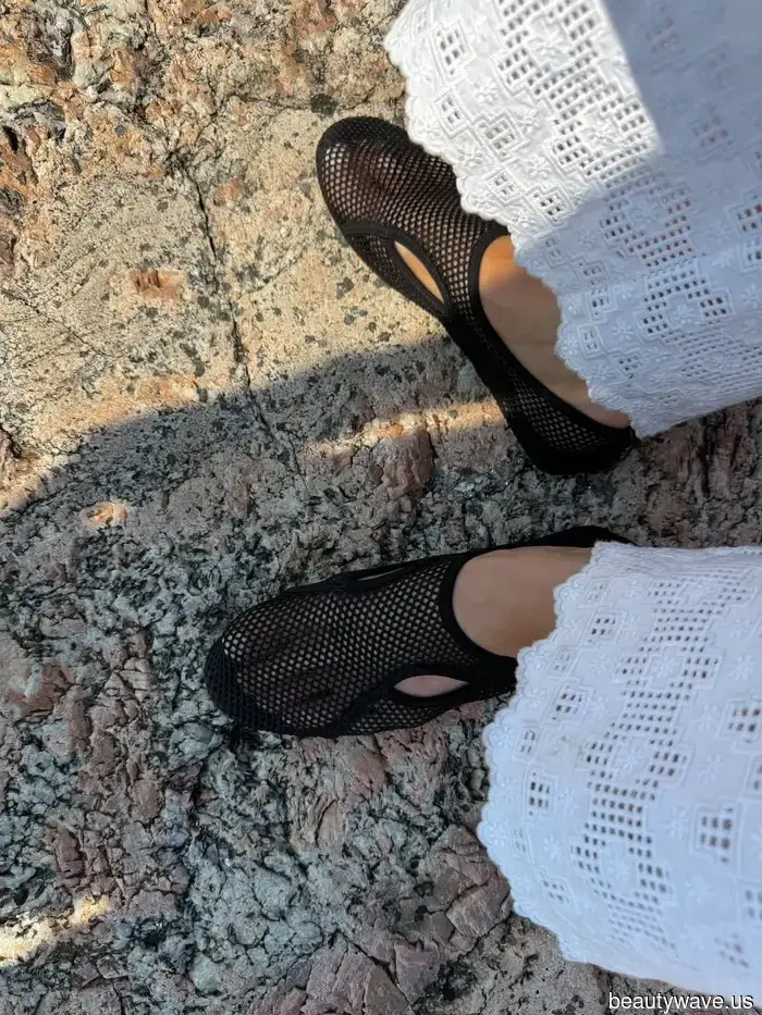 Sporty, Slightly Unattractive, and Already Spotted on Elsa Hosk: The Season's Initial Viral Flats Are Here