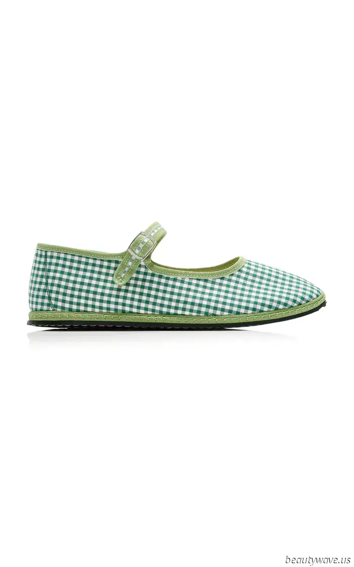 If you have a classic style, I can already tell that your summer outfits will include this it print.