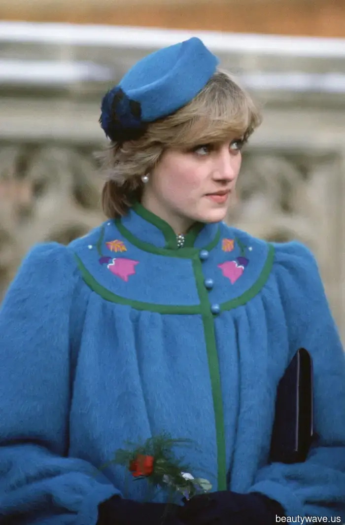 Los 3 trajes de Navidad más populares de la Princesa Diana