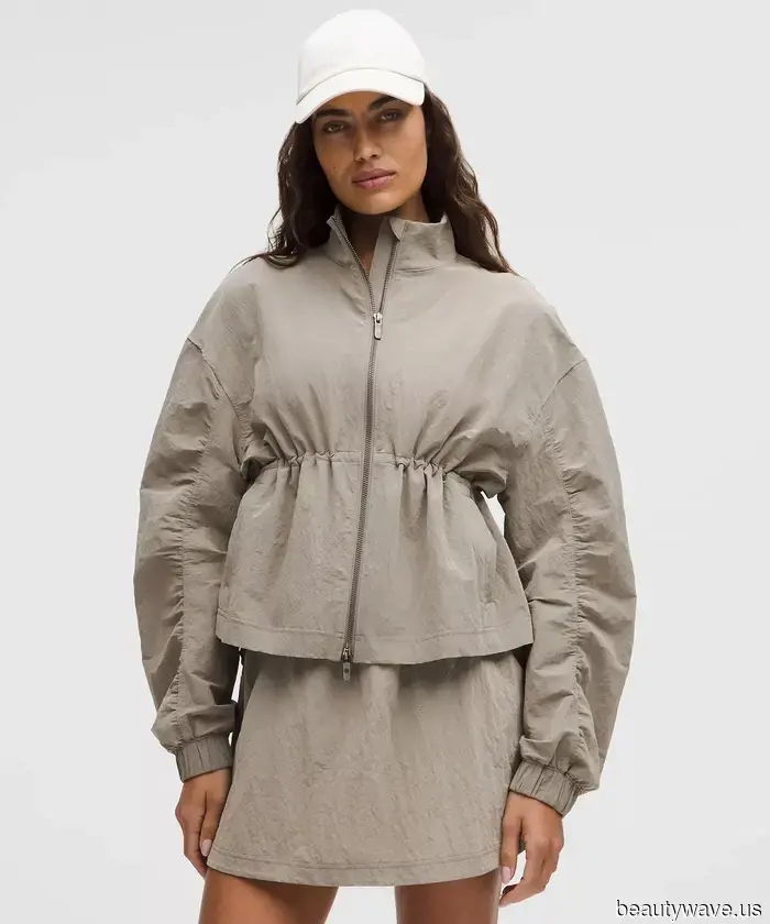 From Anorak jackets to plum-colored ensembles, here are the fall activewear pieces I'm excited to style.