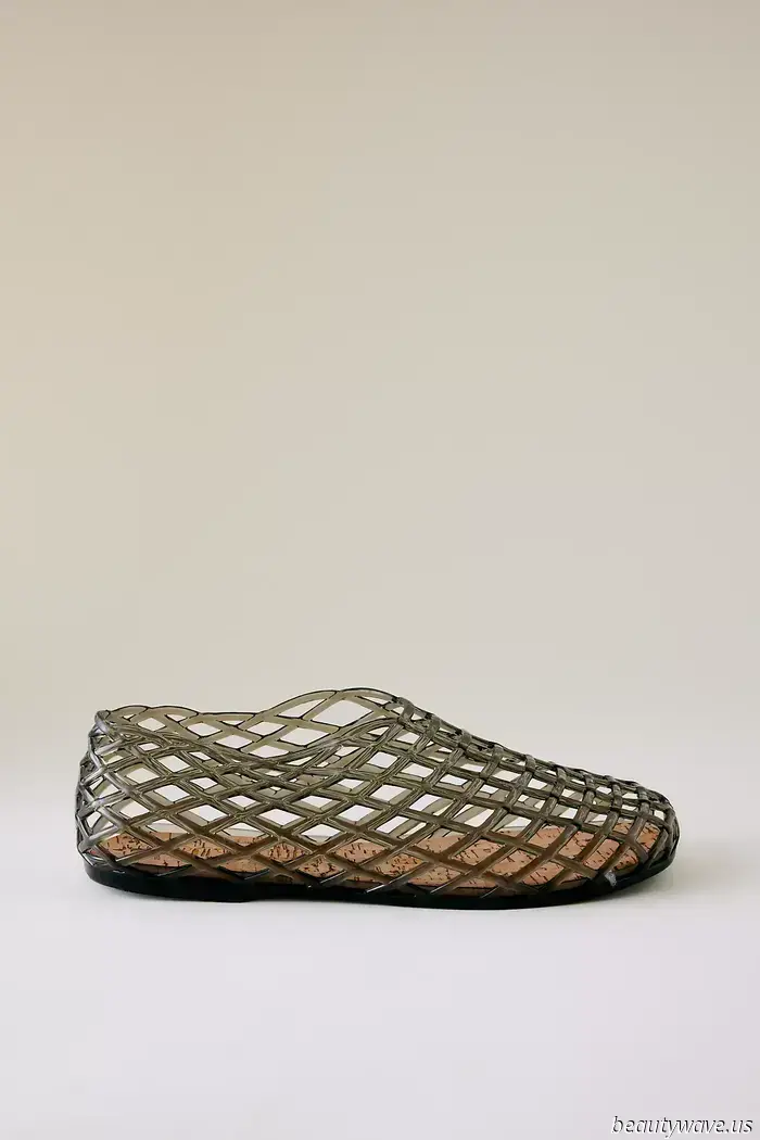 Not a Ballerina, Not a Sandal: If You're Sporting This Particular Flat-Shoe Trend, I'm Aware You Possess Great Style.