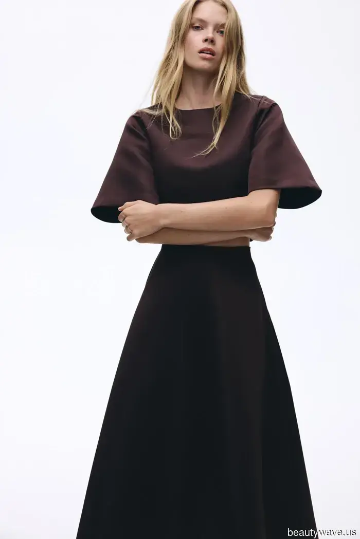 El diseñador de vestuario de Clueless celebra 30 años de la icónica moda de la película.