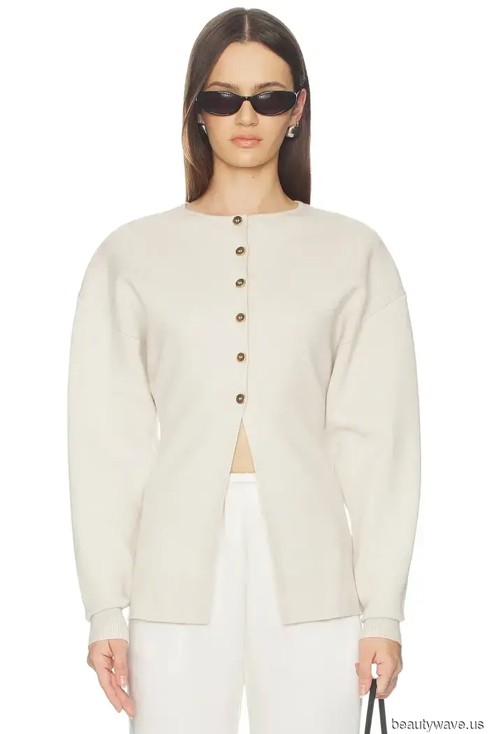 Está bien, quedan menos de 24 horas para aprovechar la venta en todo el sitio de Revolve&mdash;11 artículos que deberías considerar.