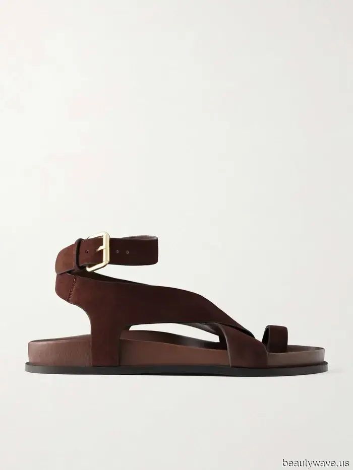 Everyone is aware that I have great taste in shoes—here are 7 summer trends that I wholeheartedly endorse.