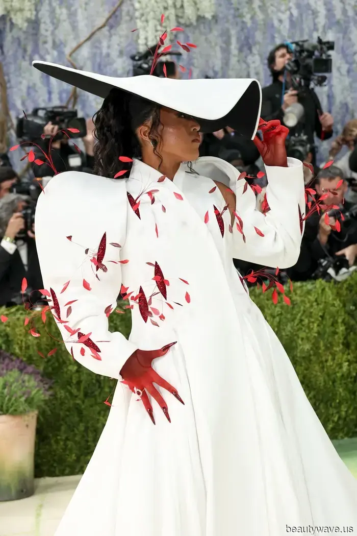 It's Official: The Dipped Manicure Will Be the Most Stylish Nail Trend at the 2026 Met Gala.