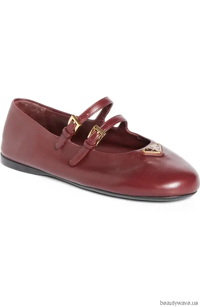 The 9 Trendiest Flat-Shoe Outfits for 2026