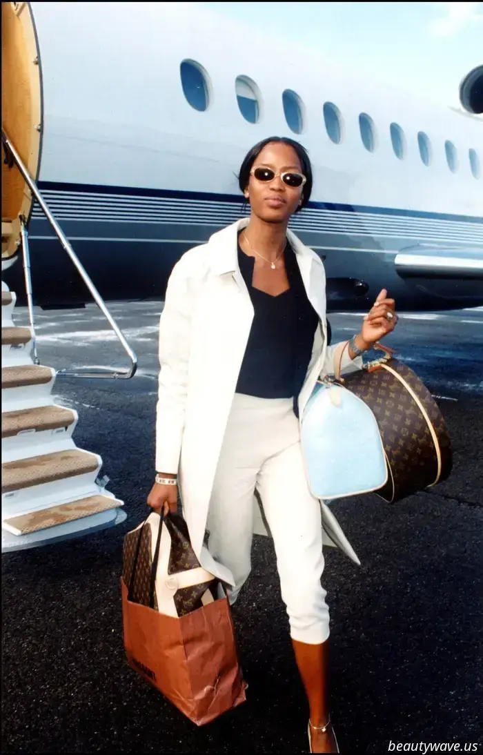 Vistos en Heathrow y LAX: 13 Atuendos Icónicos del Aeropuerto para Inspirar Tus Looks de Viaje de Verano