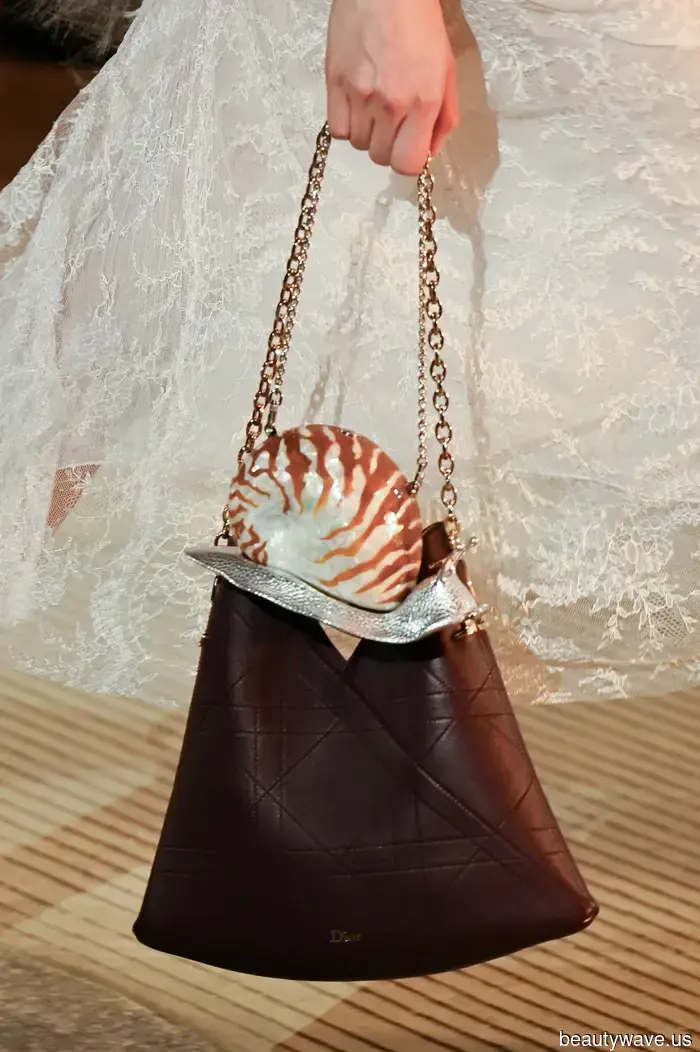 Cinematic! Jonathan Anderson Transforms the Hollywood Narrative for Dior Cruise 2027.