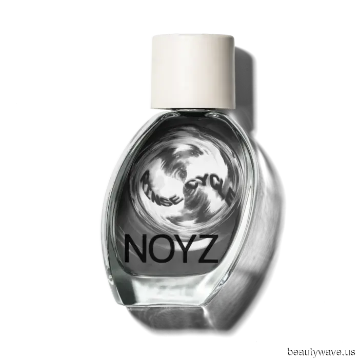 I Discovered the Effortlessly Stylish Little Black Dress of Fragrance Just in Time for Autumn.