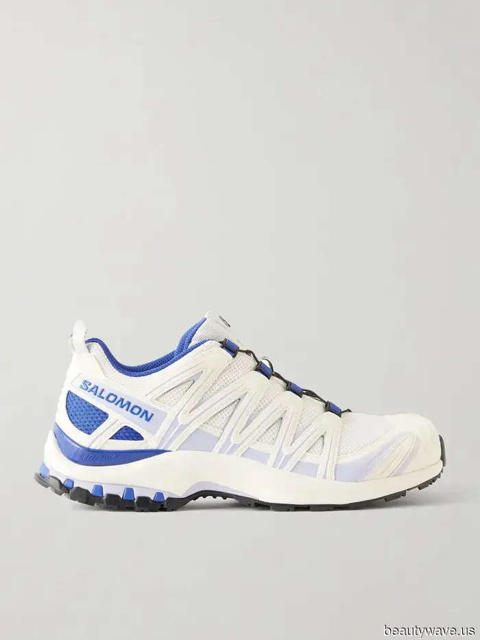 No, Not Black Leggings—JLo Recently Wore Her Anti-Trend Sneakers With This Way Cooler Look.