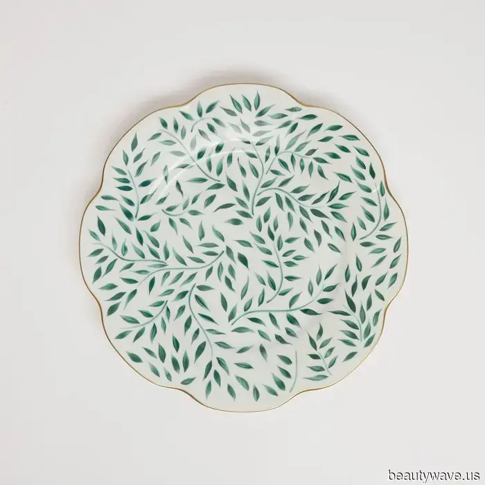 This stunning bride donned a Vera Wang gown and Manolo Blahnik shoes for her sophisticated, timeless countryside wedding.