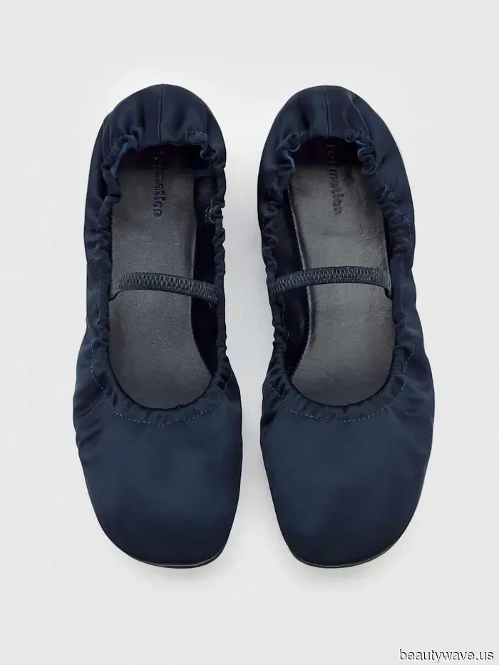 Con abiti e jeans, Alexa continua a tornare a questa tendenza di scarpe alla francese.