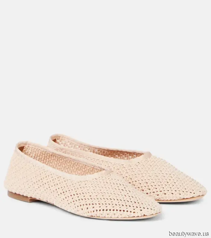 6 Surprisingly Chic Denim Shorts Looks That the Fashion Set Is Sporting