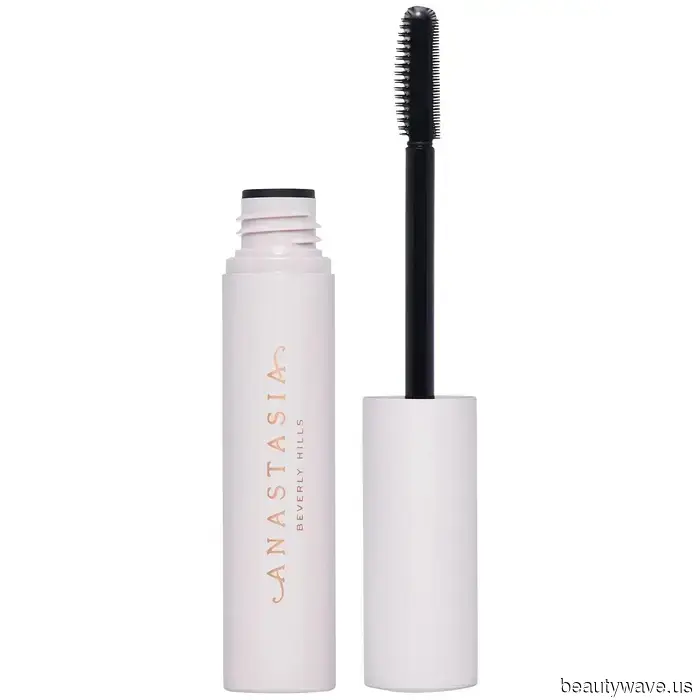 Cool minimalists rely on this no-makeup game changer to achieve a polished look effortlessly.