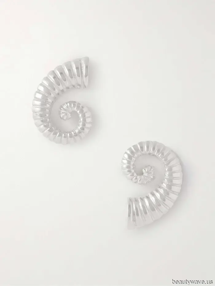 Spiral Jewelry! Graphic T-Shirts! Neon Shades! 7 Fashion Trends Returning for Summer 2026