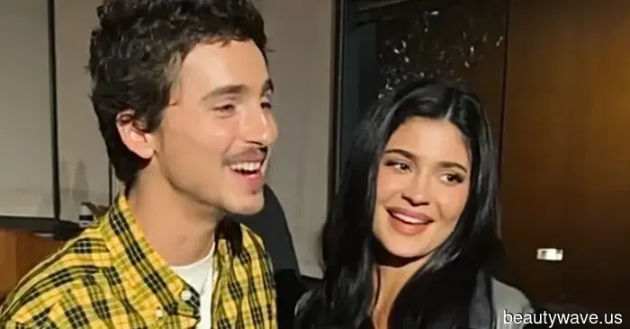 When jeans seem too informal, the trendy girls in L.A. opt for Kylie Jenner's Y2K-inspired pant trend.