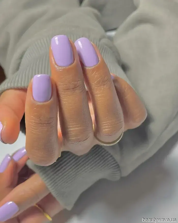 Las Uñas Moradas Están de Moda para la Primavera&mdash;Aquí Están las Maneras Más Chic de Llevándolas