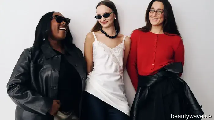 If you're looking for more stylish fall outfits, this vintage-inspired trend is essential for your wardrobe.