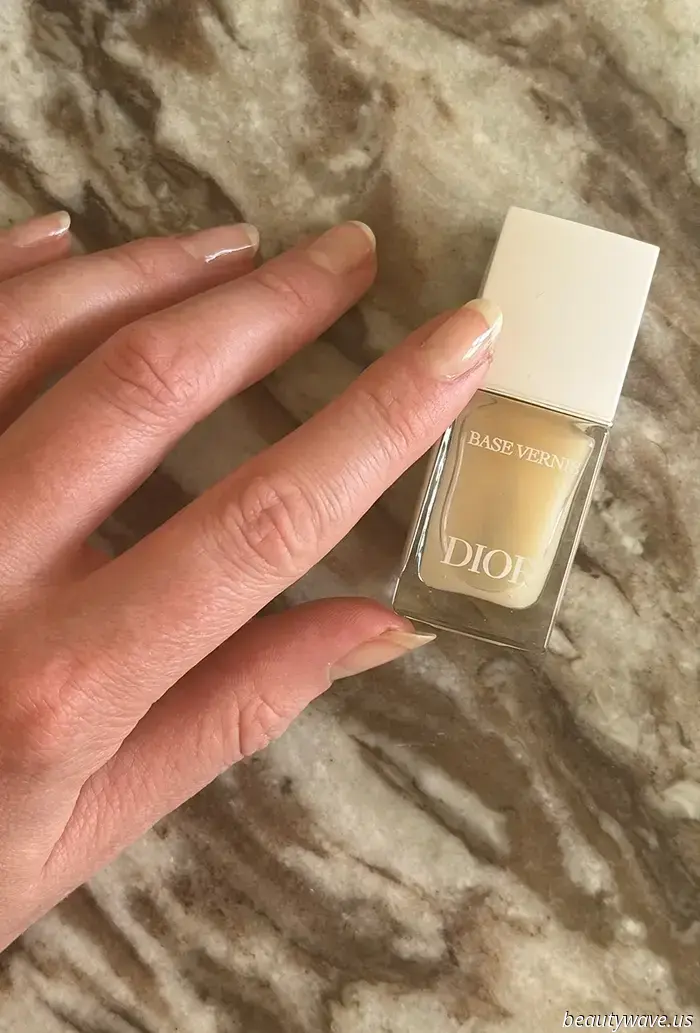 Ho sempre avuto unghie deboli, flessibili e fragili — questo smalto le ha salvate.