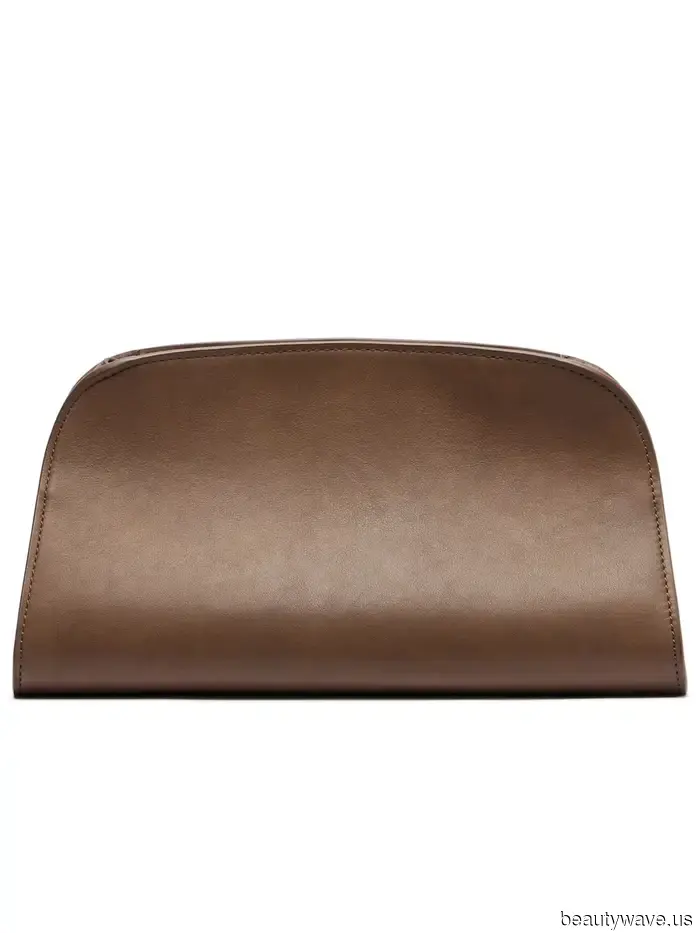 2026 È l'Era della Clutch Quotidiana: Non Complicata, Casual, Ma Ancora Così Elegante